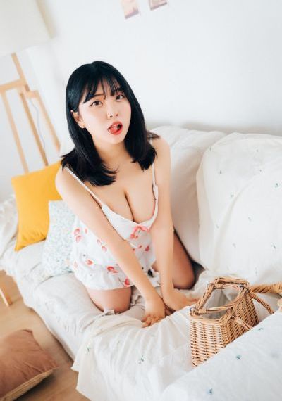 岳故意装睡让我挺进去的电影_720超清免费观看
